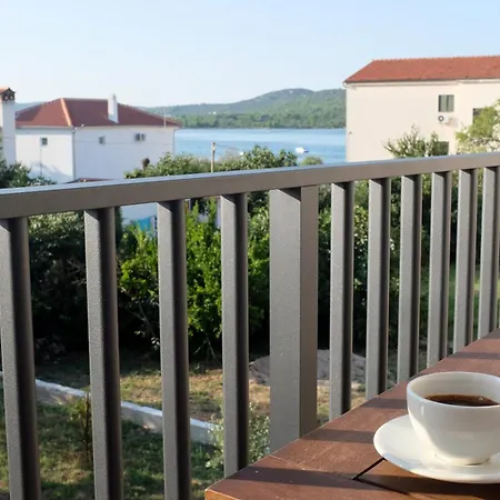 Grape 아파트 피로바츠